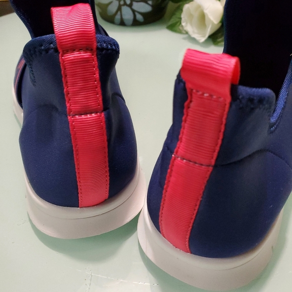 Michael Kors Slip-on Sneakers - Picture 4 of 7